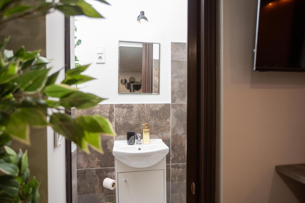 Green Goblin Apartment With Free Private Parking Budapest Ngoại thất bức ảnh