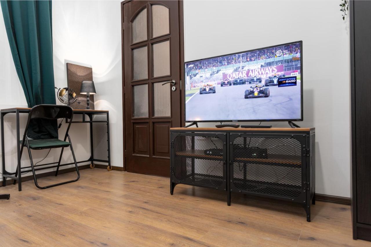 Green Goblin Apartment With Free Private Parking Budapest Ngoại thất bức ảnh