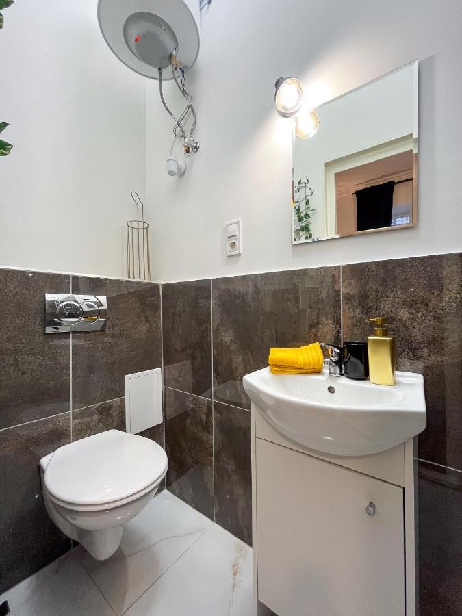 Green Goblin Apartment With Free Private Parking Budapest Ngoại thất bức ảnh