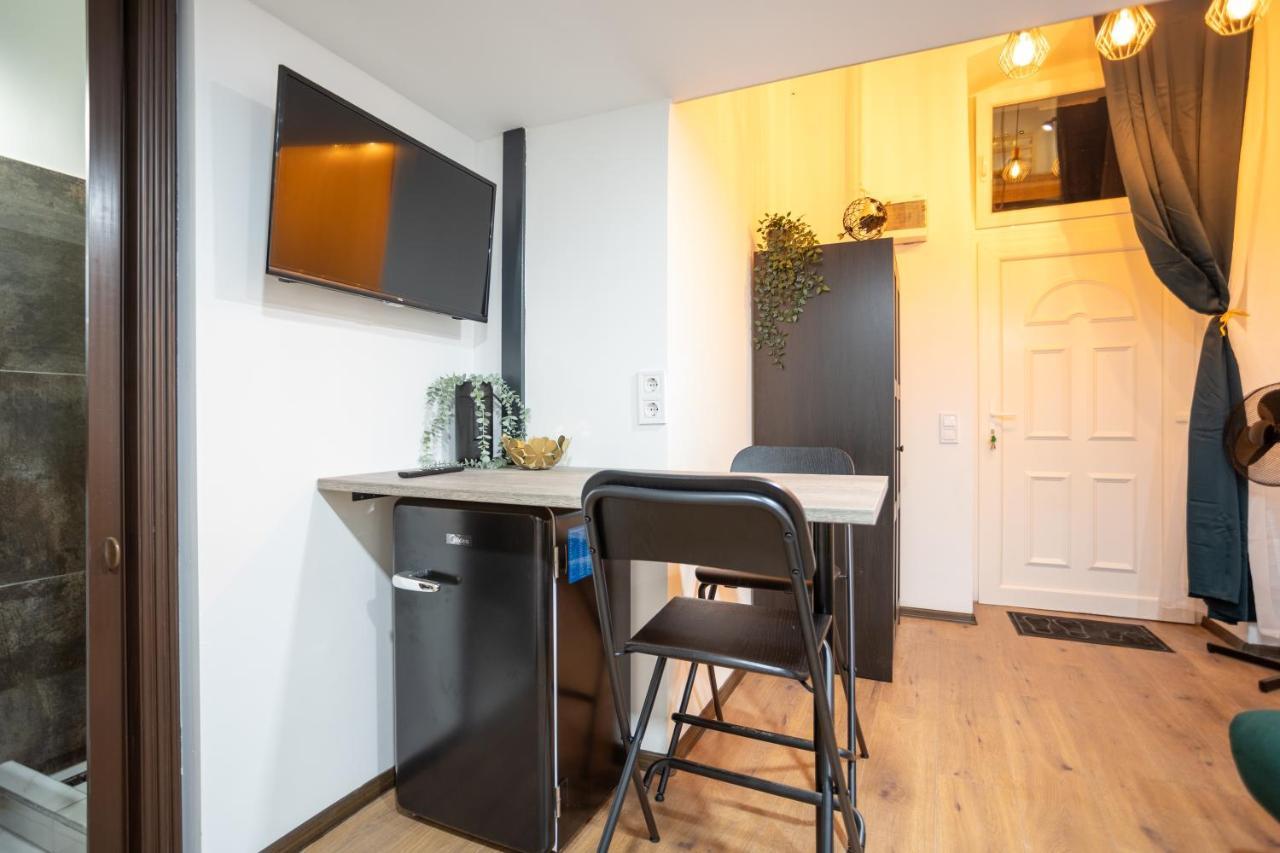 Green Goblin Apartment With Free Private Parking Budapest Ngoại thất bức ảnh